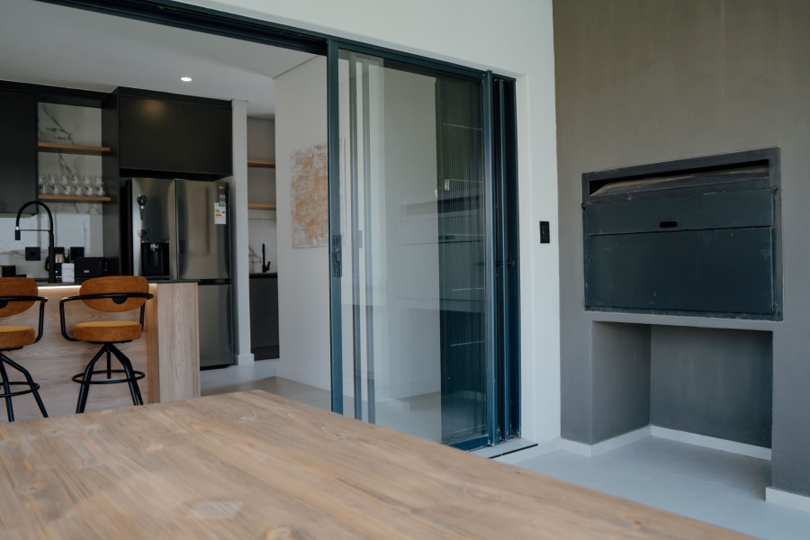 To Let 4 Bedroom Property for Rent in Sandown Western Cape